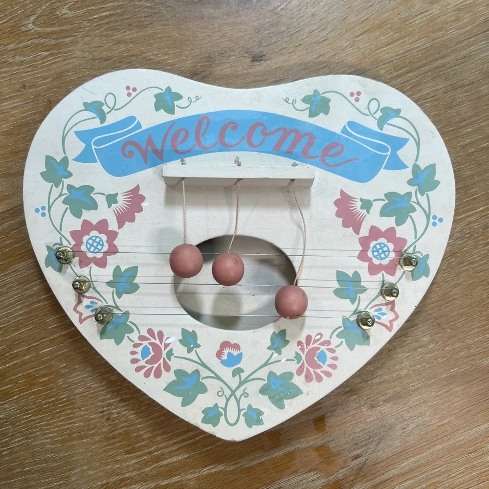 Vintage Avon Heart Shaped Wooden Welcome Door Harp Cottagecore Grandmacore Cute